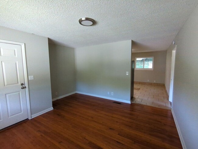 Building Photo - 124 Callan Dr