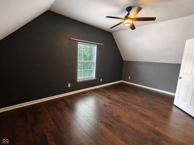 Building Photo - 802 Fern Dr