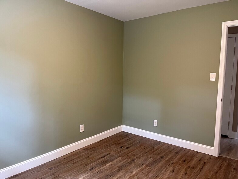 Building Photo - 229 Glenrock Dr