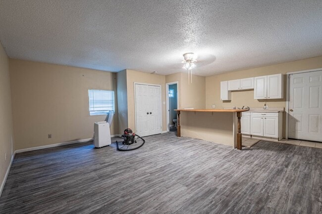 Building Photo - 523 International Village Dr