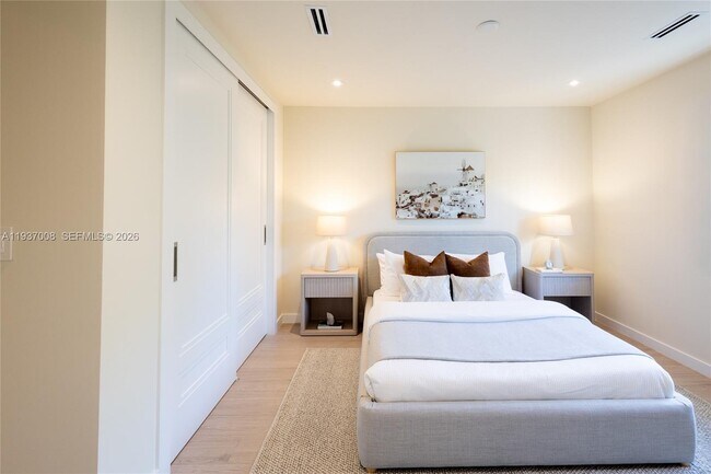 Building Photo - 4520 Sabal Palm Rd