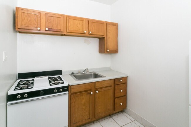 Building Photo - 4856 N Damen Ave