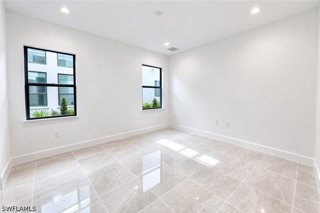 Building Photo - 12770 Woodbury Dr