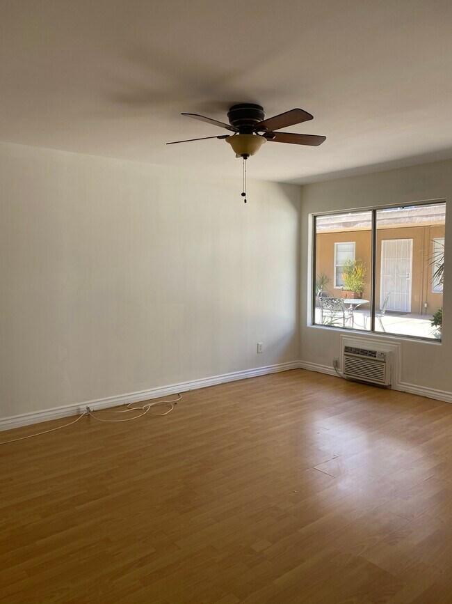 Building Photo - 5457 Laurel Canyon Blvd