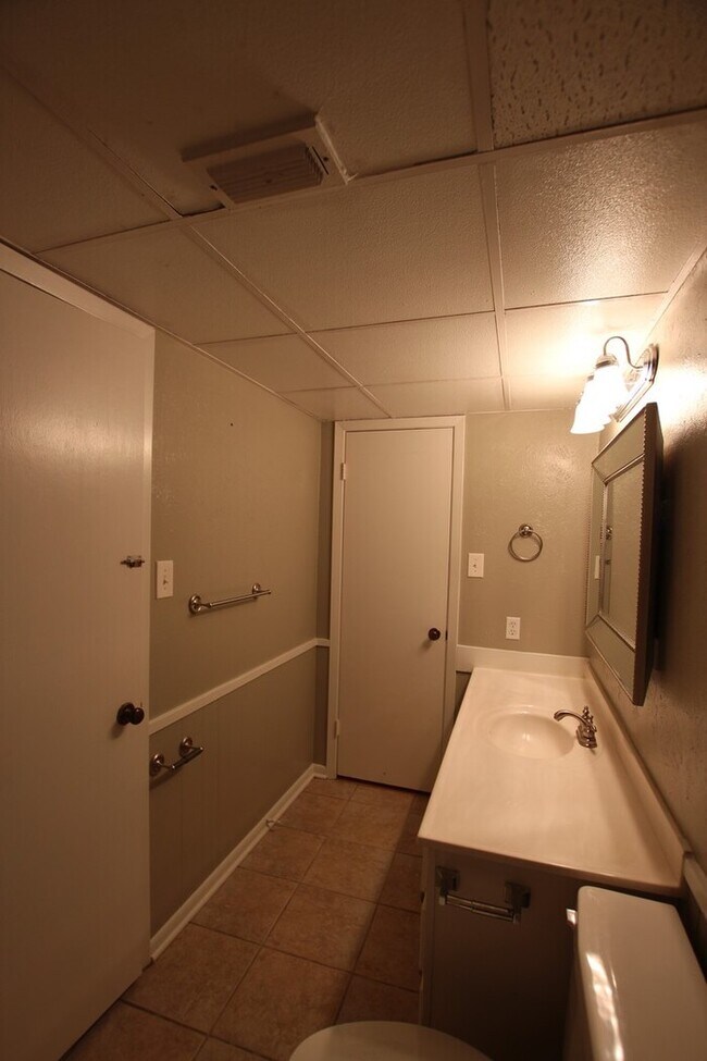Building Photo - TOUR TODAY! Willow Park Town Homes- (Unit 20) 2 Bedroom Town house for Rent in Lindale!
