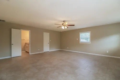 Building Photo - 625 Holland Ave