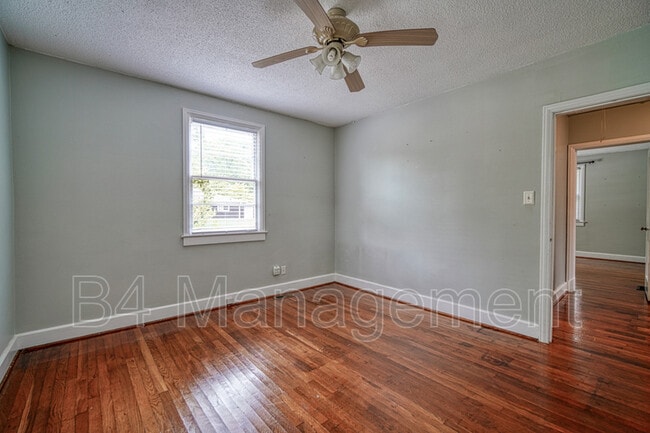 Building Photo - 534 Lucerne Dr
