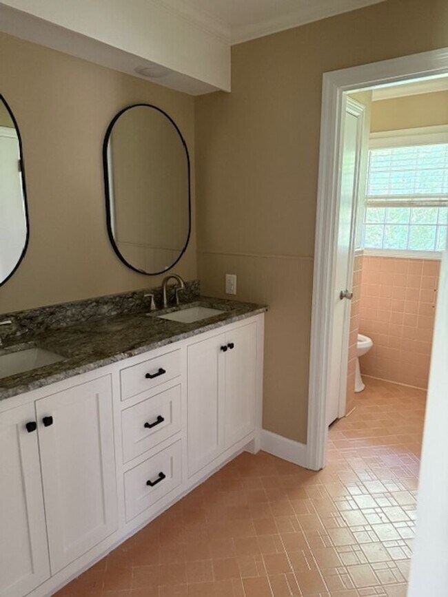 Building Photo - GORGEOUS RENOVATED HOME