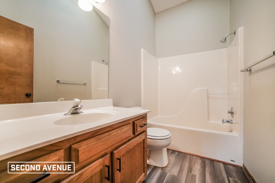 Building Photo - 1720 S Whitney Dr