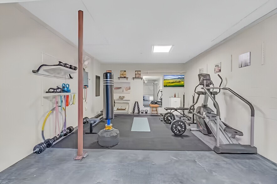 Building Photo - 1023 Sycamore Green Pl