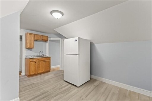 Building Photo - 58 Calmar St