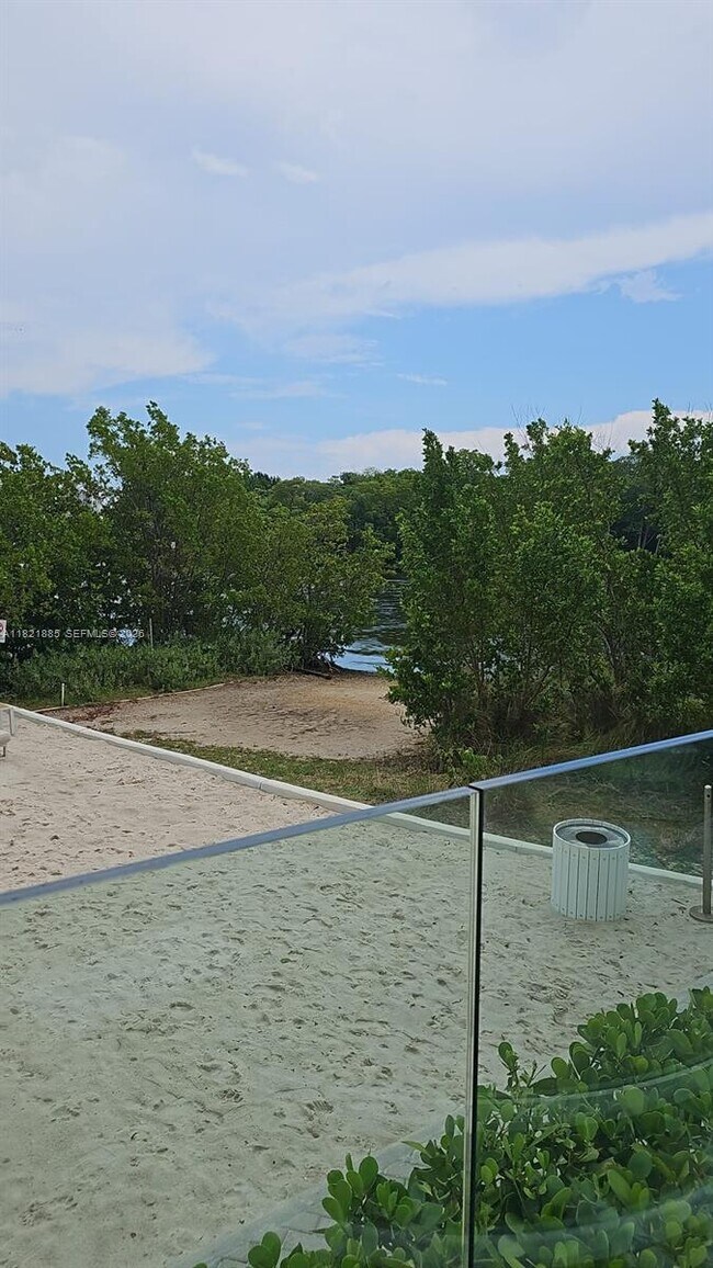 Building Photo - 16385 Biscayne Blvd