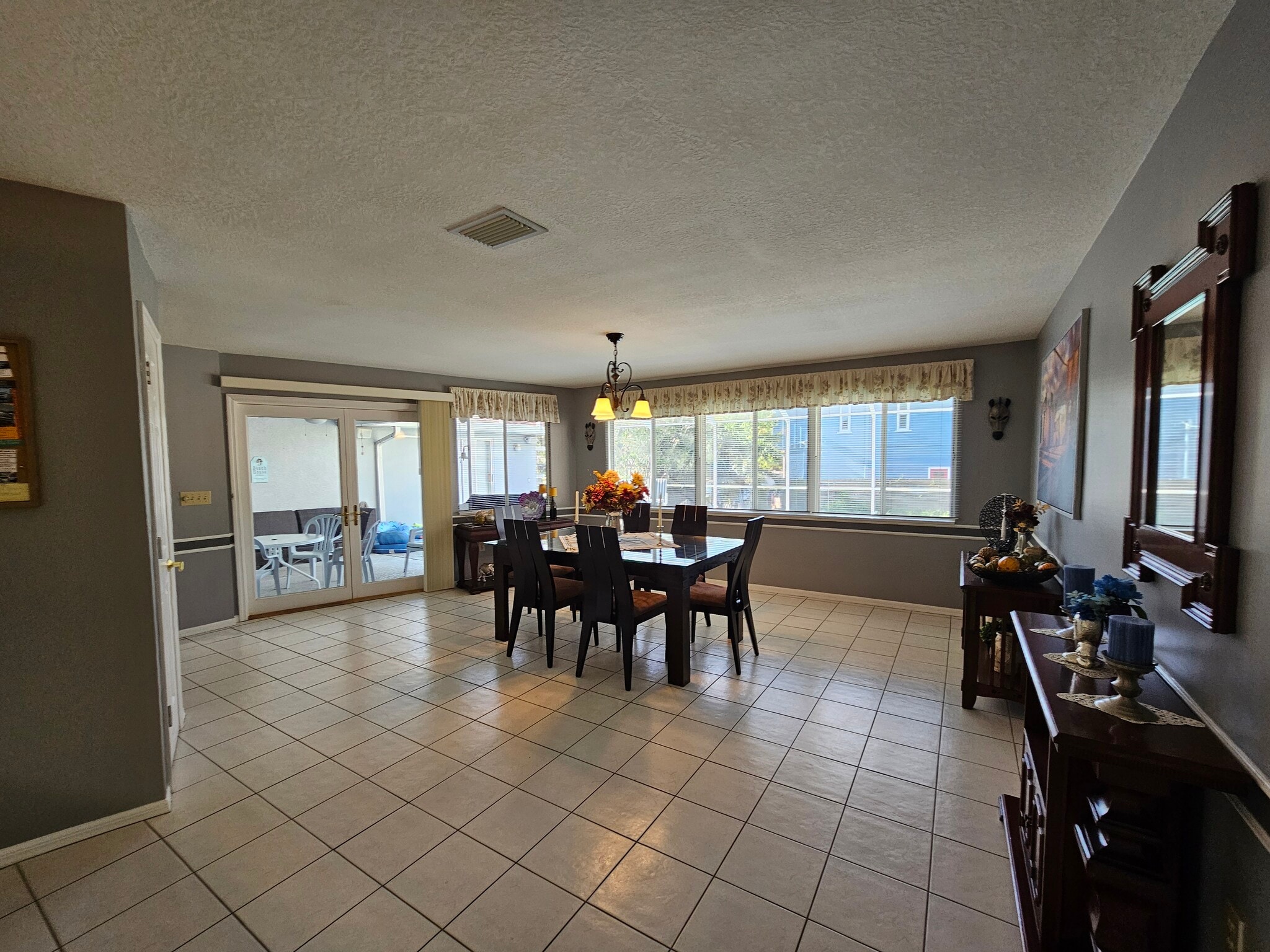 Building Photo - 2210 Bayou Dr