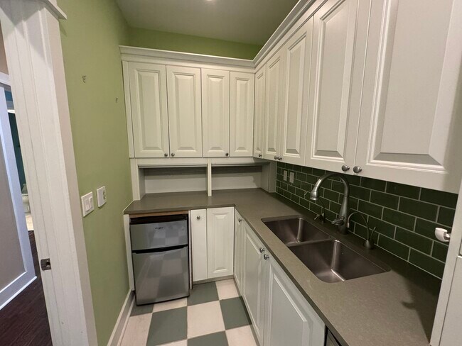 Building Photo - 9504 Purple Sage Rd