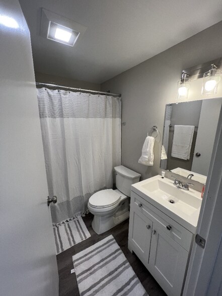 Building Photo - 800 S 4th St