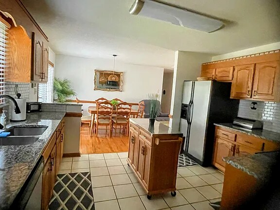 Building Photo - 1631 Warwick Ct