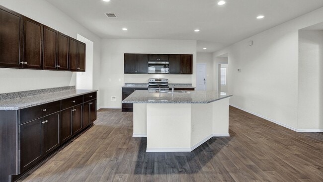 Building Photo - 4 BR / 2 BA - 2032 SF in Seguin - Arroyo Ranch!