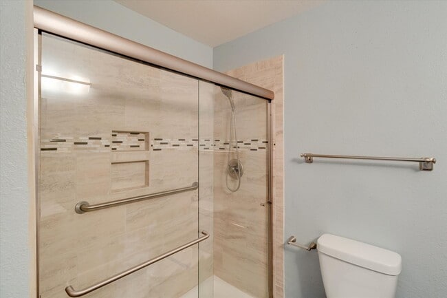 Building Photo - 8401 Echo Creek Ln