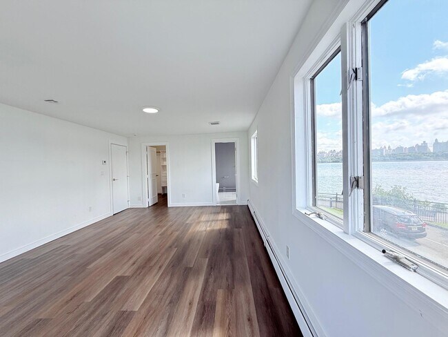 Building Photo - 17A Riverview Cir
