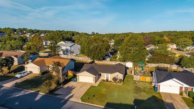 Building Photo - 10 Meadow Ridge Loop