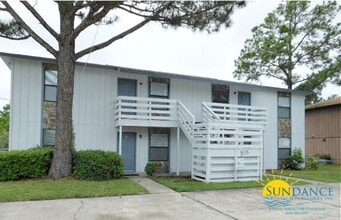 Building Photo - Charming 2-Bedroom Ground-Floor Unit in Fort Walton Beach-Near Bases!