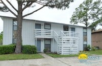 Building Photo - Charming 2-Bedroom Ground-Floor Unit in Fort Walton Beach-Near Bases!