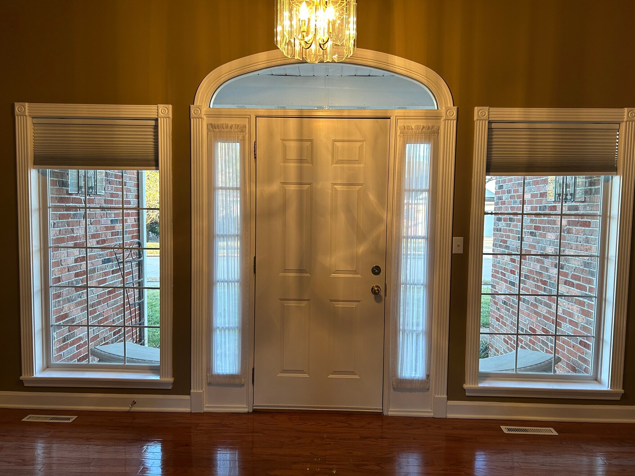 Building Photo - 700 Sudbury Dr