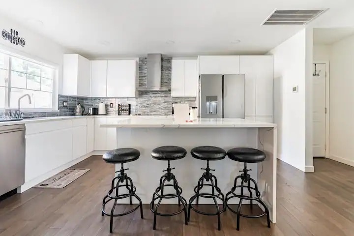 Building Photo - 16908 River Rock Dr