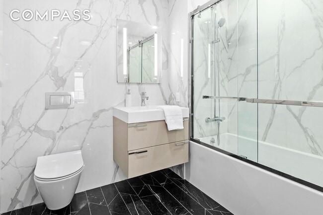 Building Photo - 101 E 2nd St