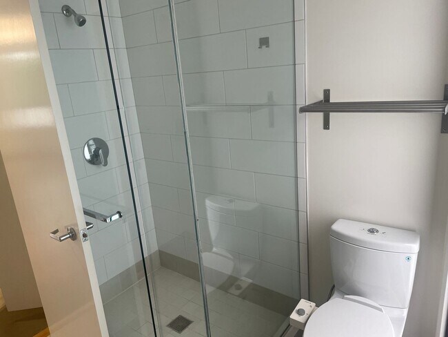 Building Photo - Large one bedroom apartment near Ashby BART