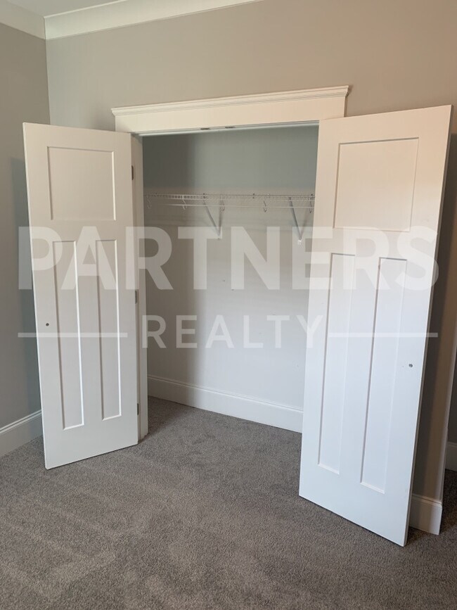 Building Photo - 170 Ave of Learning