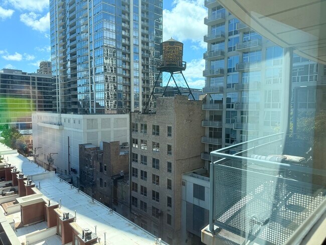 Building Photo - 125 E 13th St
