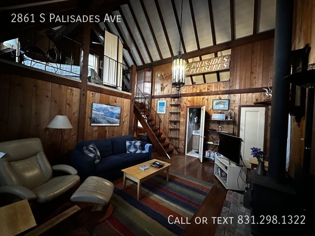 Building Photo - 2861 S Palisades Ave
