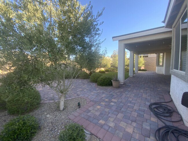 Building Photo - 799 Flowing Meadow Dr