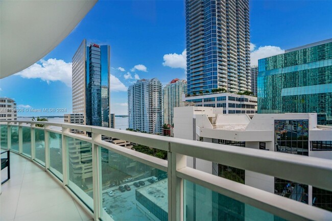 Building Photo - 951 Brickell Ave