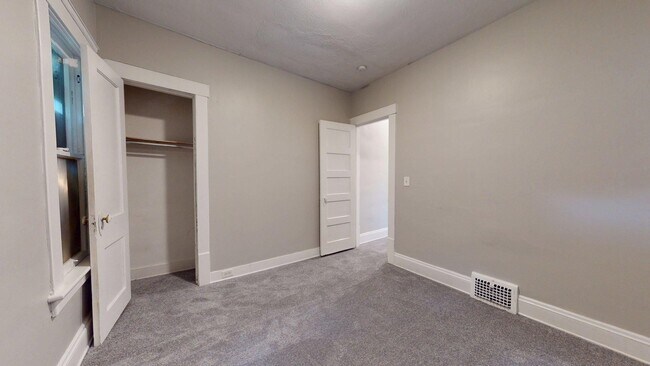 Building Photo - 3001 Denison Ave