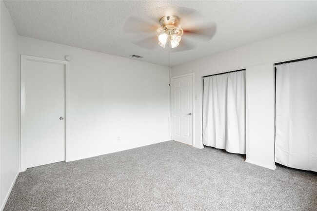 Building Photo - 5417 Knollridge Dr