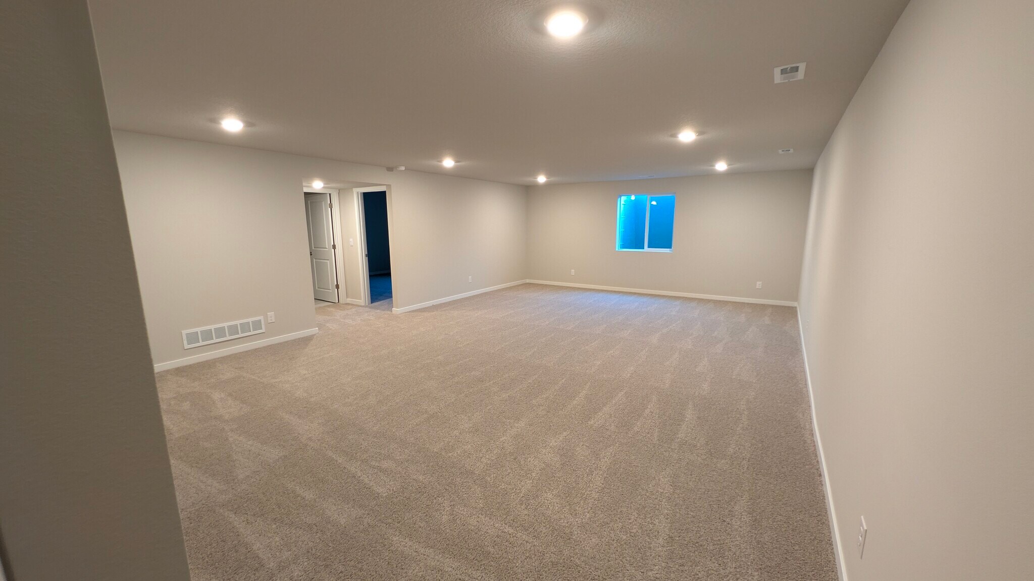 Building Photo - 449 Meadows Ct