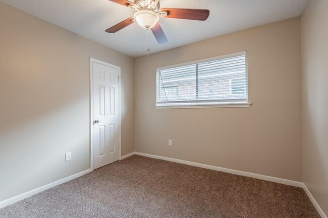 Building Photo - 1007 Cascade Creek Dr