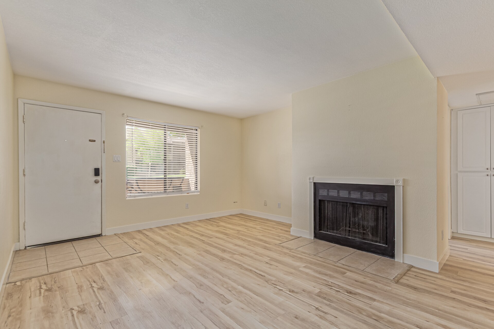 Building Photo - 5995 N 78th St