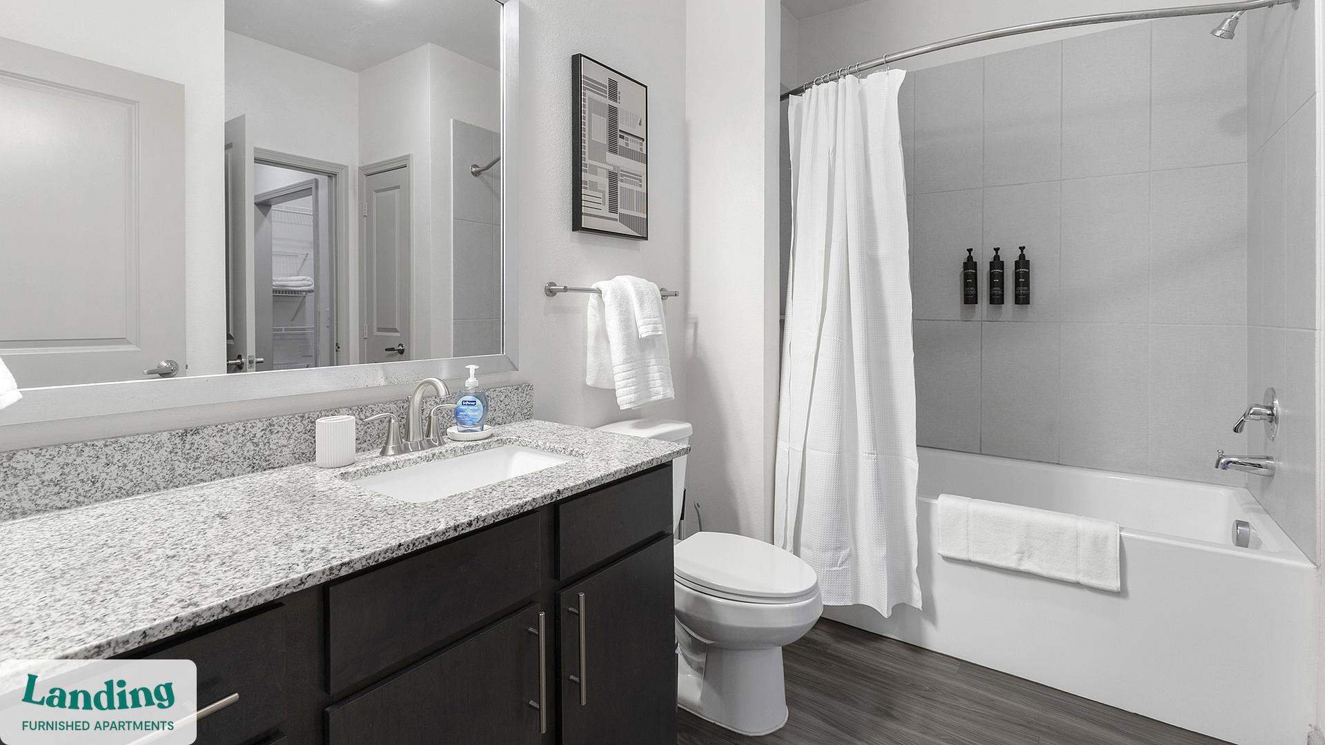 Building Photo - 2800 NE Green Oaks Blvd