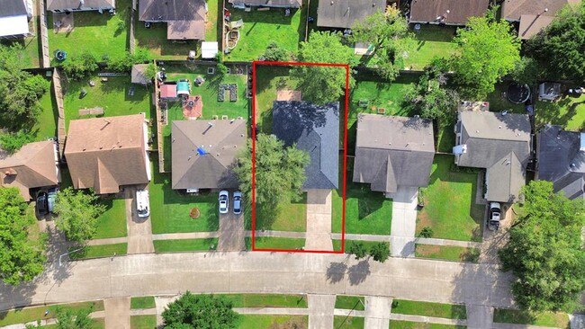Building Photo - 10051 Green Valley Ln
