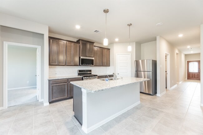 Building Photo - 2031 Stella Pne Dr