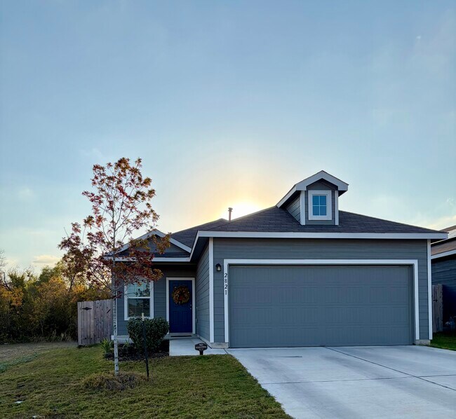 Primary Photo - 2821 Dezmond Diamond Ct