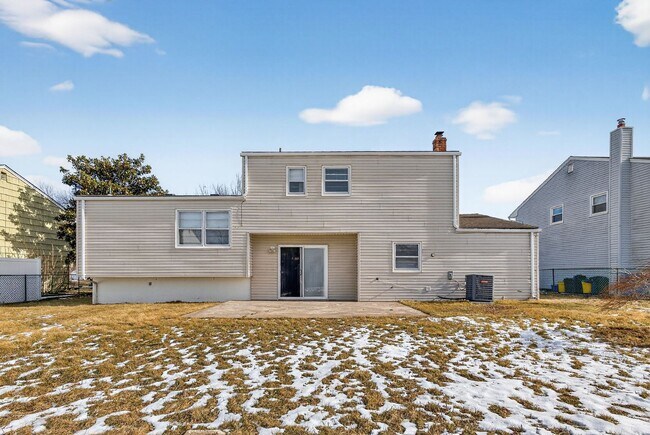 Building Photo - 77 Marsh Ave