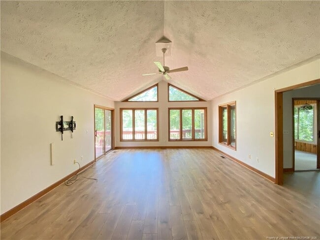 Building Photo - 3299 Liverpool Dr