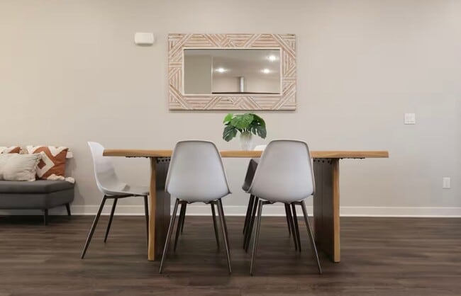 Building Photo - Fully Furnished Modern 3BR Retreat | Penthouse + Skyline Views