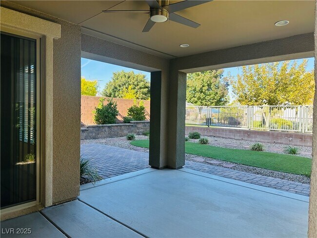 Building Photo - 10302 Kesington Dr