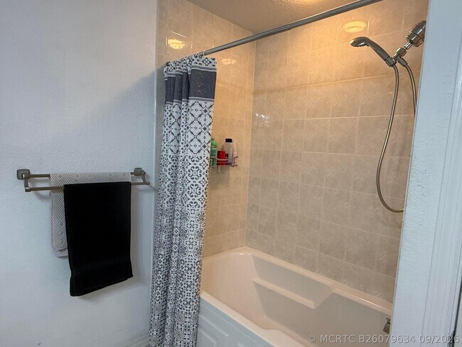 Building Photo - 1816 E Royal Tern Ln