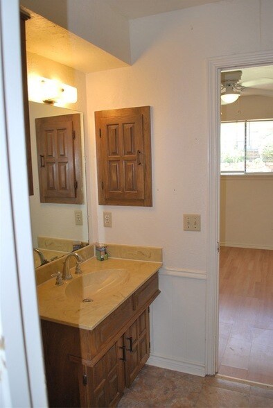 Building Photo - 1416 Sandy Creek Dr